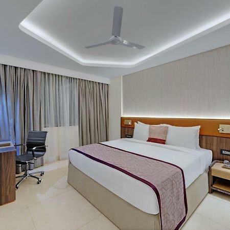 The Fern Residency Karad Hotel Exterior foto