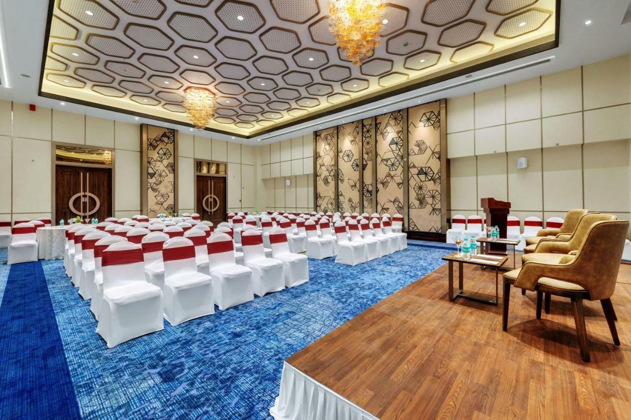 The Fern Residency Karad Hotel Exterior foto