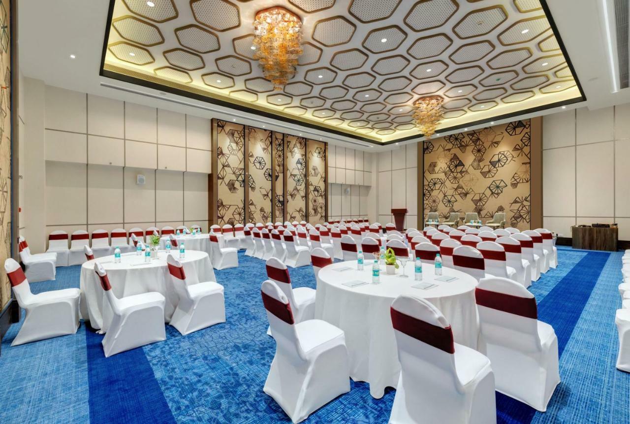 The Fern Residency Karad Hotel Exterior foto