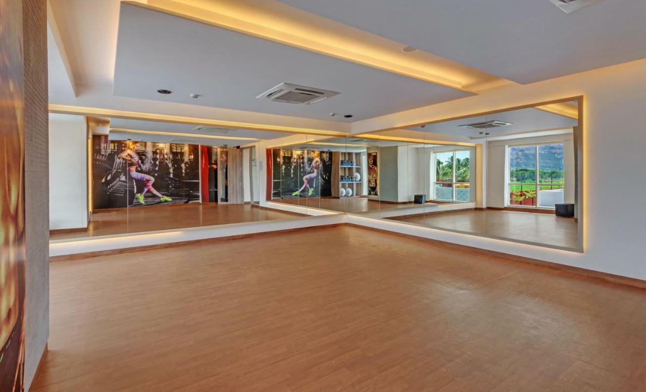 The Fern Residency Karad Hotel Exterior foto